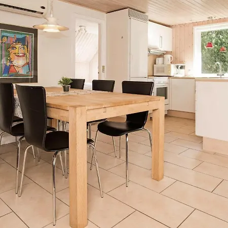Holiday home Iv *