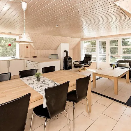 Holiday home Iv *